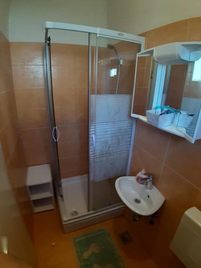 Apartmani Milka Pakoštane Eksteriør billede