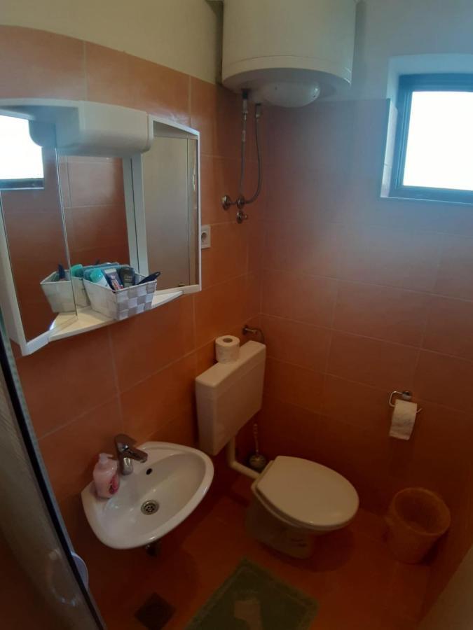 Apartmani Milka Pakoštane Eksteriør billede